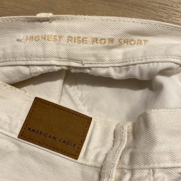American Eagle High Rise Mom Short - Picture 3 of 6
